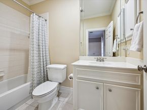190 Oak Place, Houston TX 77006