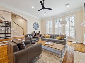 190 Oak Place, Houston TX 77006