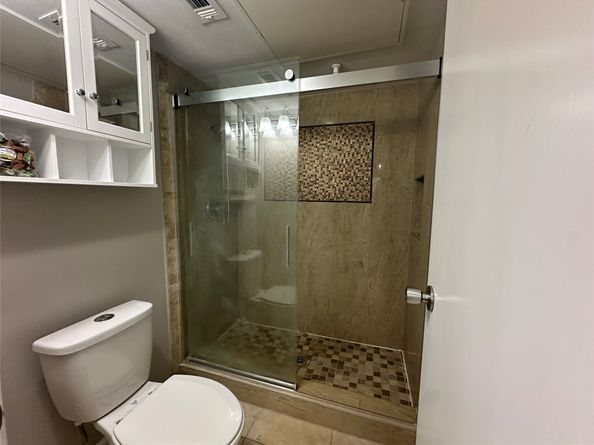 2120 El Paseo Street 806, Houston TX 77054