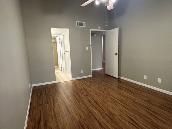 2120 El Paseo Street 806, Houston TX 77054
