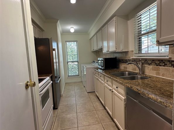 2120 El Paseo Street 806, Houston TX 77054