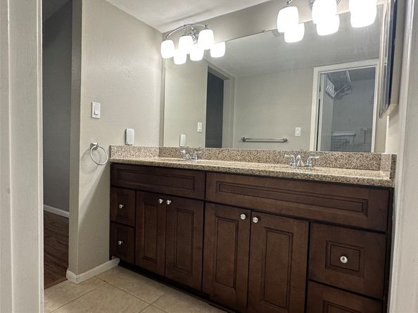 2120 El Paseo Street 806, Houston TX 77054