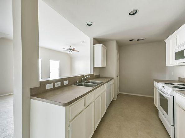 7019 Woodridge Square Drive, Houston TX 77087