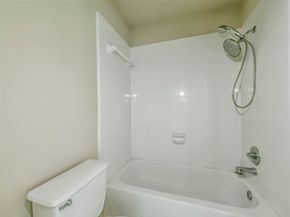 7019 Woodridge Square Drive, Houston TX 77087