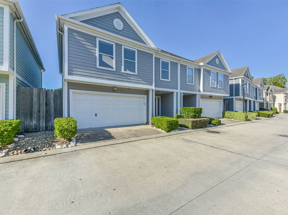 7019 Woodridge Square Drive, Houston TX 77087