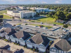 7019 Woodridge Square Drive, Houston TX 77087