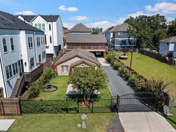 1131 W 22nd Street, Houston TX 77008