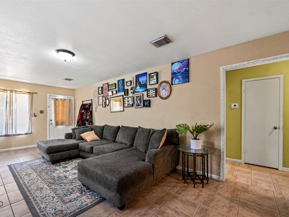 1131 W 22nd Street, Houston TX 77008