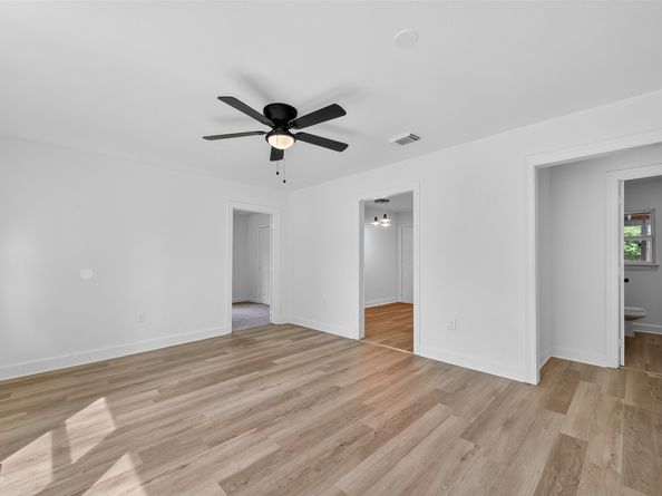 9037 Linda Vista Road, Houston TX 77078