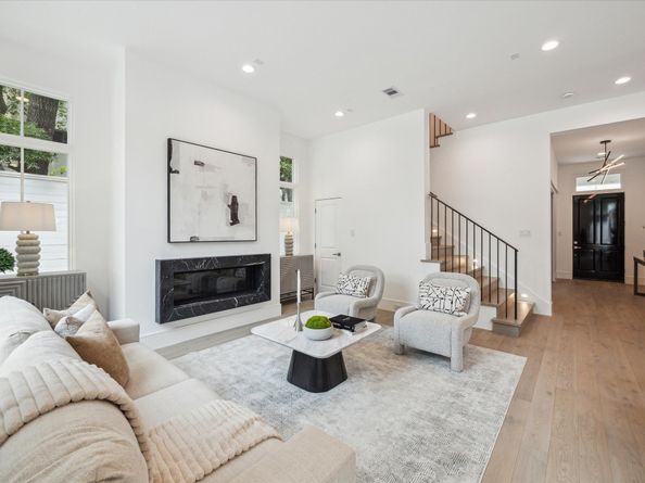 27 Wentworth Place Lane, Houston TX 77027