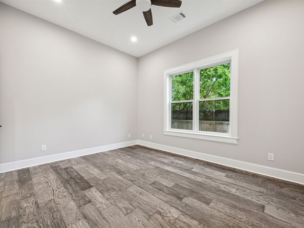 2065 Southgate Boulevard, Houston TX 77030