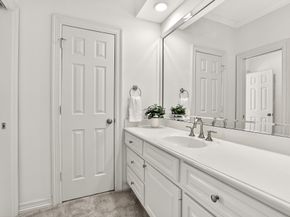 10811 Briar Branch Lane, Hunters Creek Village TX 77024