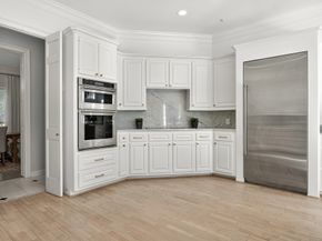 10811 Briar Branch Lane, Hunters Creek Village TX 77024