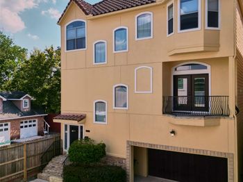 1328 W 23rd Street