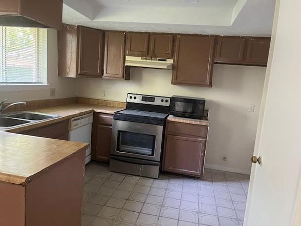 9903 Kent Towne Lane, Sugar Land TX 77498