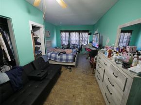 1609 Hussion Street, Houston TX 77003