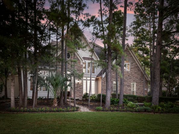 39 W Bracebridge Circle, The Woodlands TX 77382