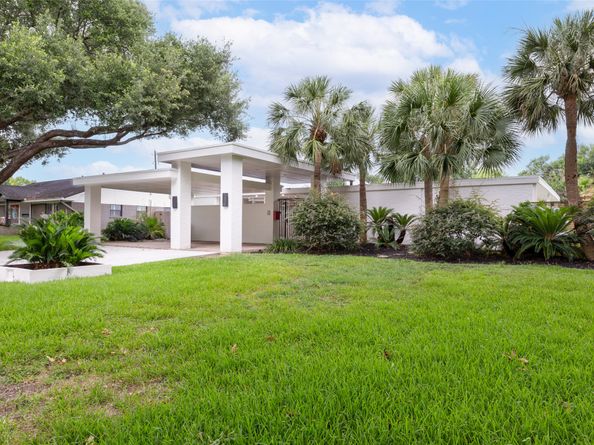 10211 Willowgrove Drive, Houston TX 77035
