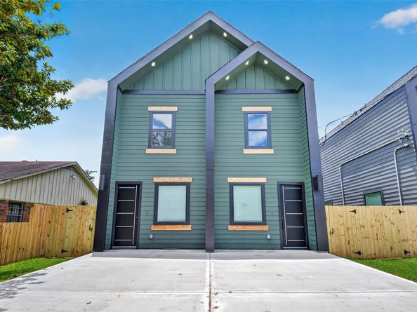 7840 Nashville Unit A/B Street, Houston TX 77028