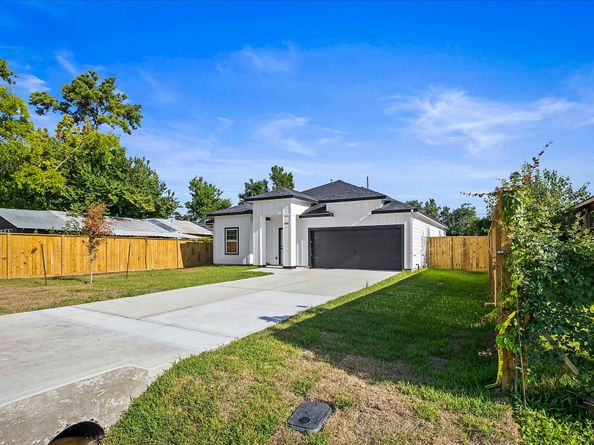5526 Hartwick Road, Houston TX 77016