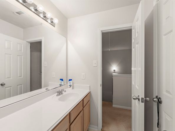 5123 Redemption Circle, Houston TX 77018
