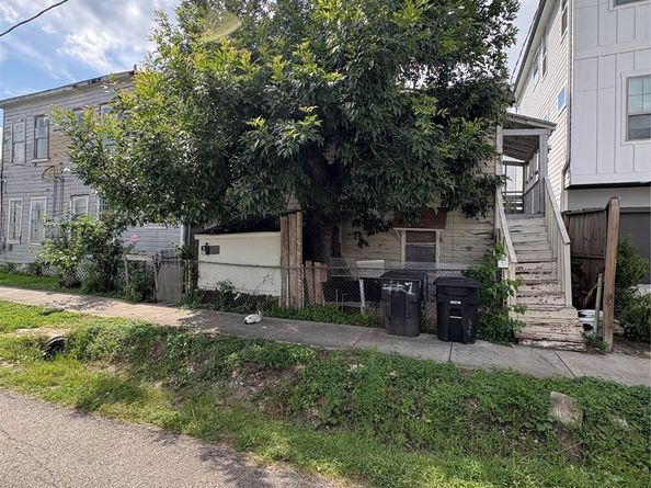1517 Gentry Street, Houston TX 77009