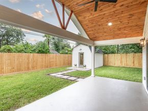 5318 Hialeah Drive, Houston TX 77092