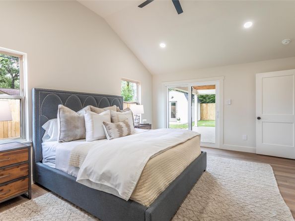 5318 Hialeah Drive, Houston TX 77092