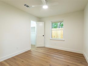 5318 Hialeah Drive, Houston TX 77092