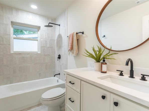 5318 Hialeah Drive, Houston TX 77092