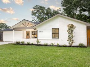 5318 Hialeah Drive, Houston TX 77092