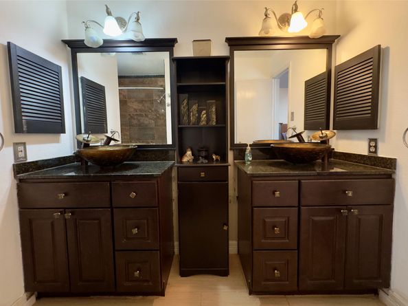 15802 Amapola Drive, Houston TX 77083