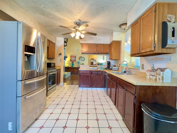 15802 Amapola Drive, Houston TX 77083