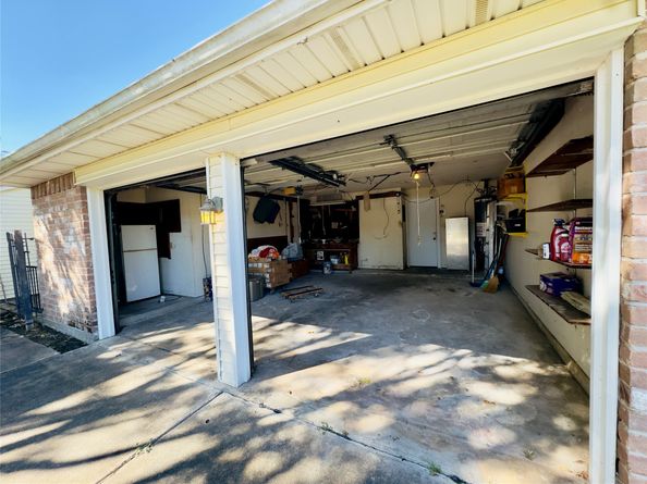 15802 Amapola Drive, Houston TX 77083