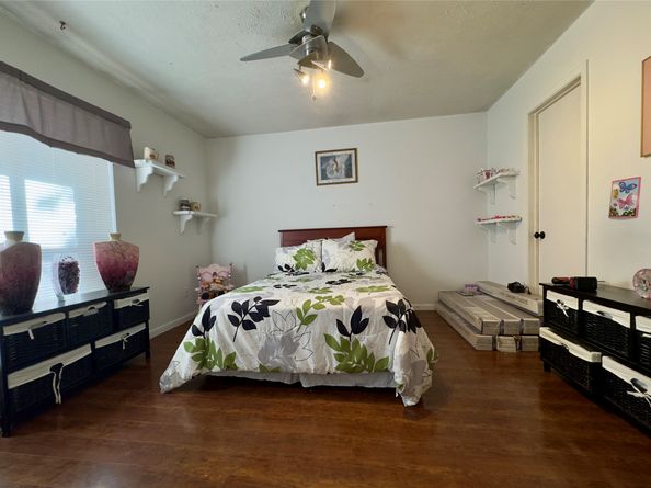 15802 Amapola Drive, Houston TX 77083