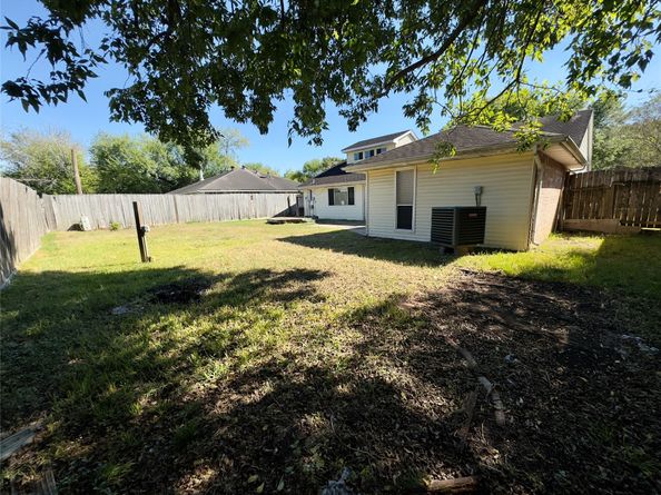 15802 Amapola Drive, Houston TX 77083