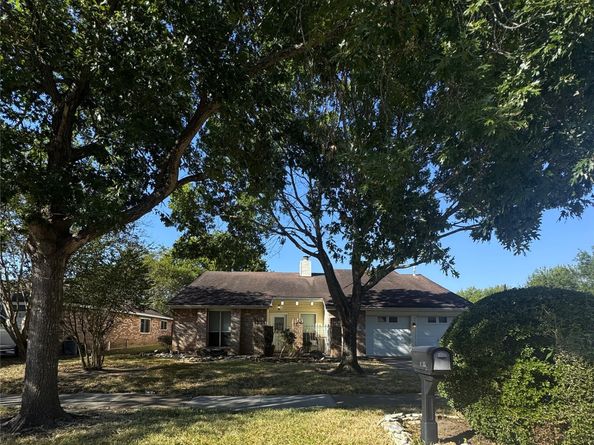 15802 Amapola Drive, Houston TX 77083