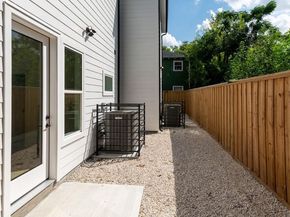 3348 Sauer Street, Houston TX 77004