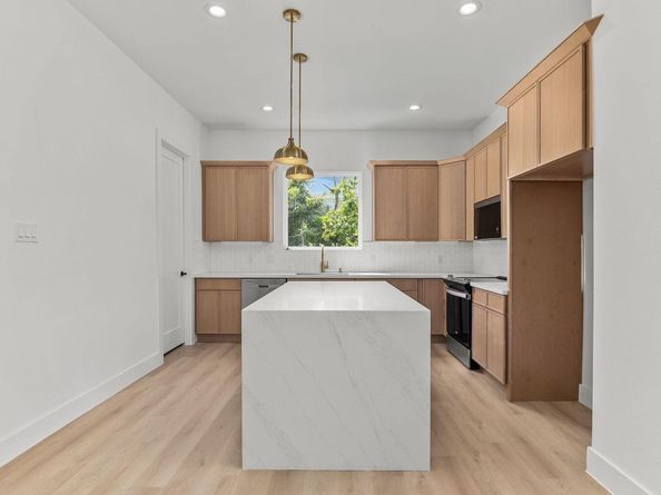 3348 Sauer Street, Houston TX 77004