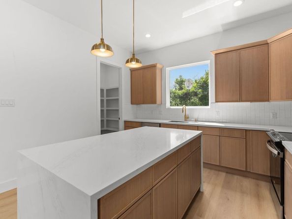 3348 Sauer Street, Houston TX 77004