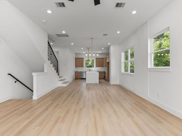 3348 Sauer Street, Houston TX 77004