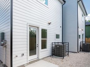 3348 Sauer Street, Houston TX 77004