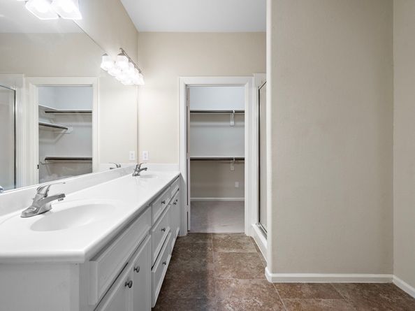 2865 westhollow Drive 83, Houston TX 77082