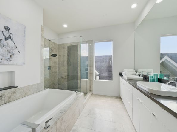 1436 W 24th Street, Houston TX 77008