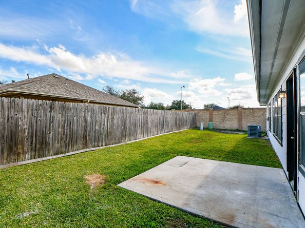 16343 Dryberry Court, Houston TX 77083