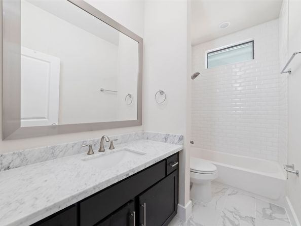 1917 W 15th Street A, Houston TX 77008