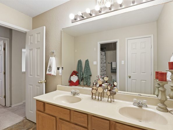 9520 Chiefton Way, Fort Worth TX 76244