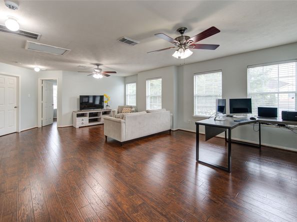 402 Hurstshire Bend, Katy TX 77494