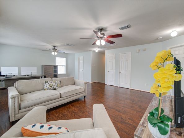 402 Hurstshire Bend, Katy TX 77494