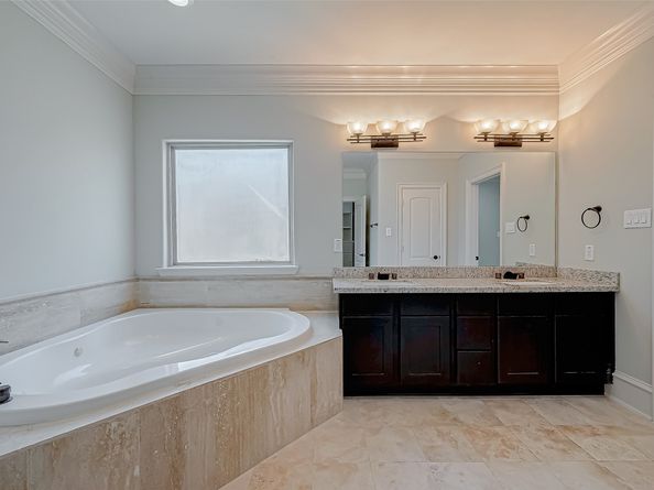 5226 Kiam Street 1002, Houston TX 77007